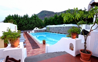 Italien Liparische Inseln - Hotel Gattopard Poolbereich