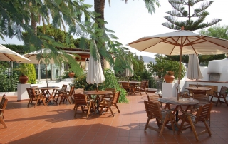 Italien Liparische Inseln - Hotel Gattopard Terrasse