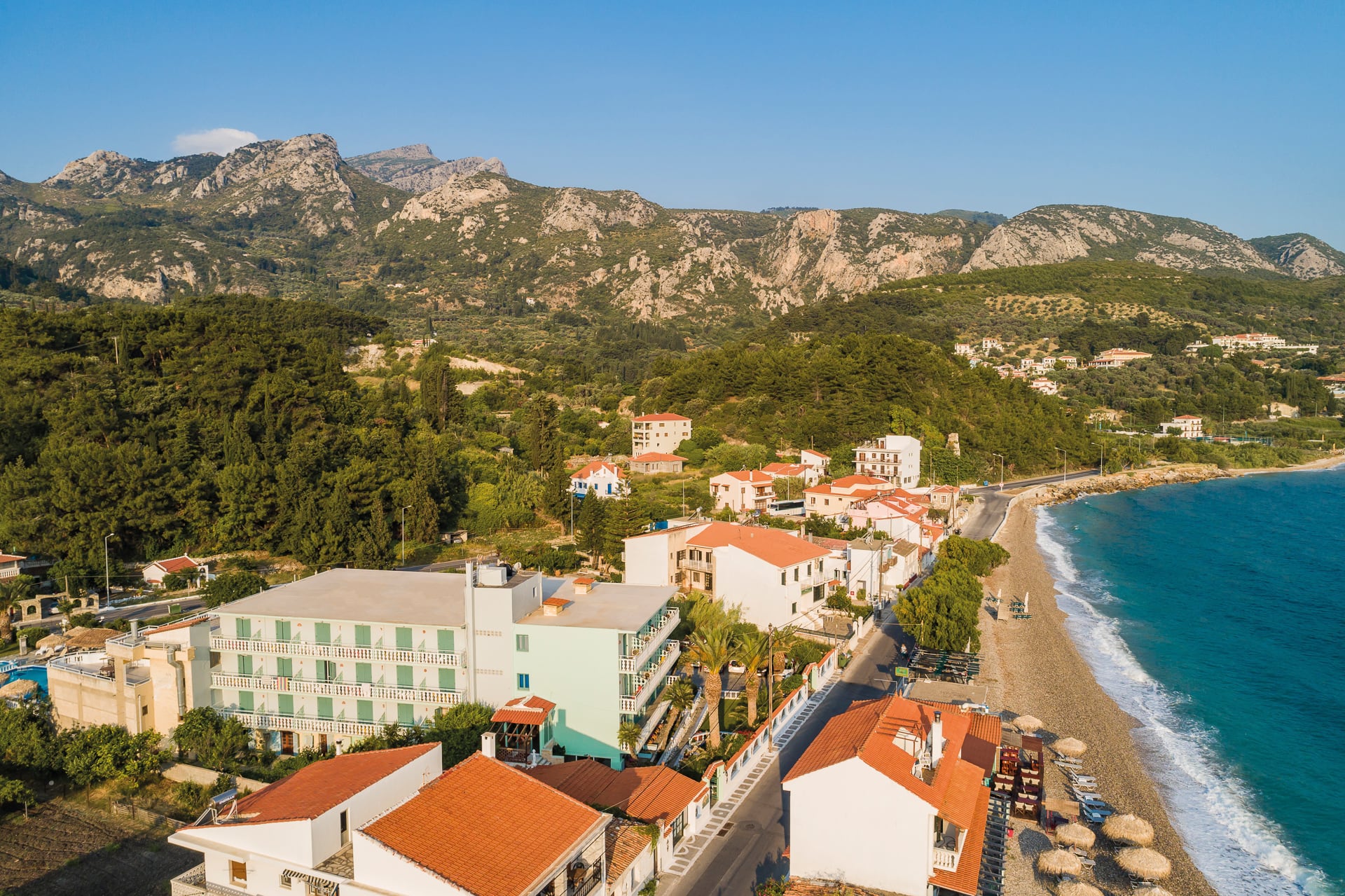 Griechenland Samos Kokkari Beach Hotel Außenansicht