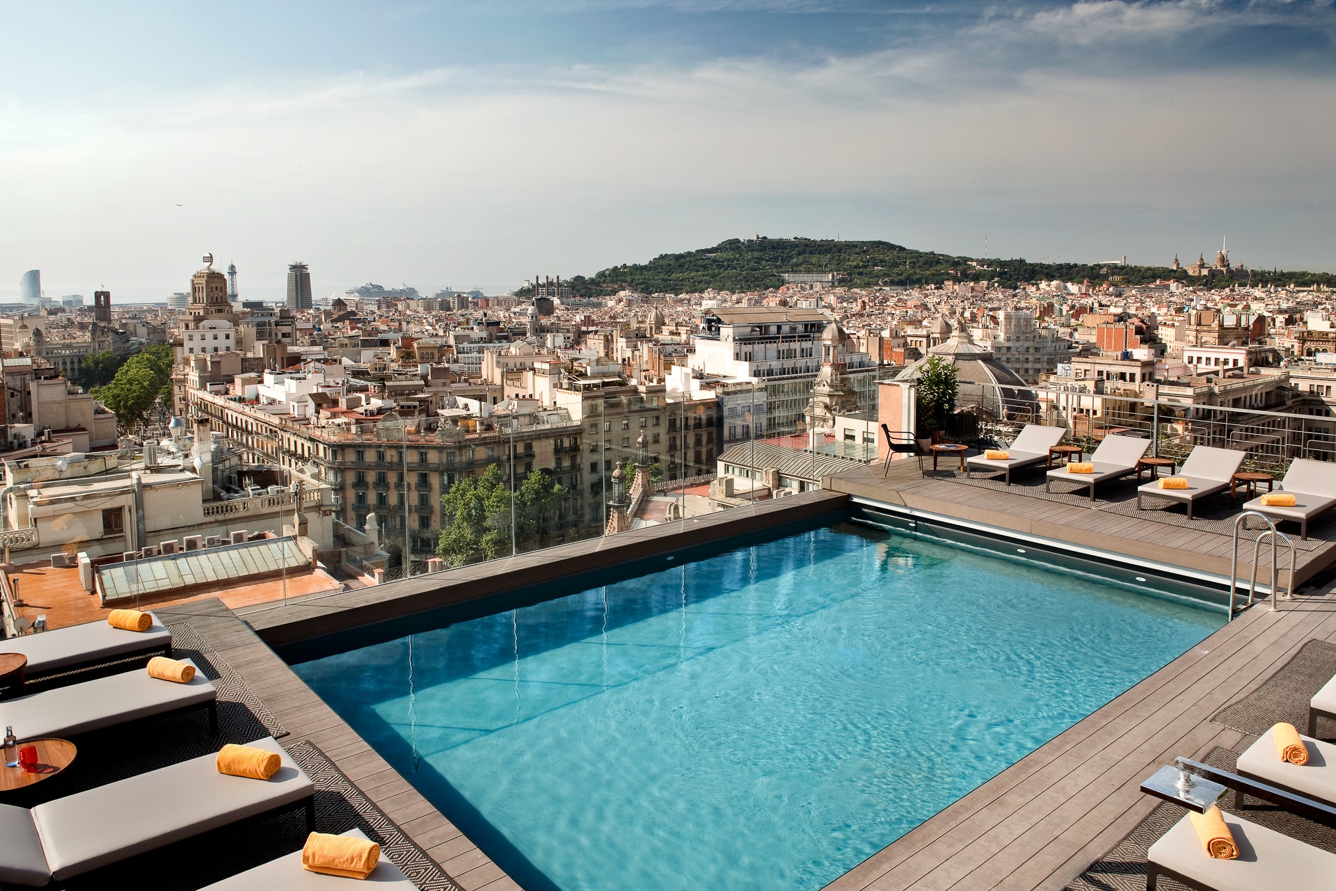 Spanien Barcelona NH Collection Gran Hotel Calderon Dachterrasse mit Pool